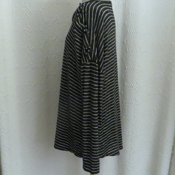 Maurices Women's Long Sleeve Criss Cross Cold Shoulder Striped Top Size XXL - Picture 3 of 7
